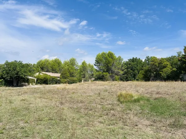 Terrain 1000 m²