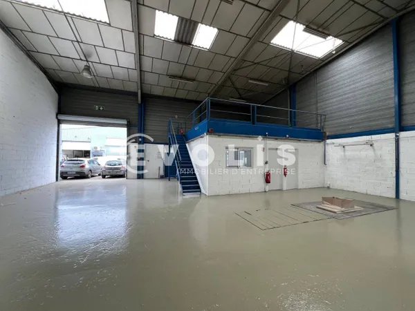 Local d'activité 350 m²