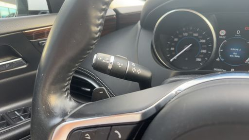 Jaguar XE 3.0 SC V6 340 BVA - S – 2016 – 62831 km – Essence – Boîte Automatique — photo 7