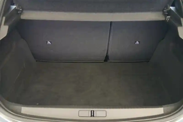 Peugeot 208 puretech 100 s&amp;s bvm6 — photo 9