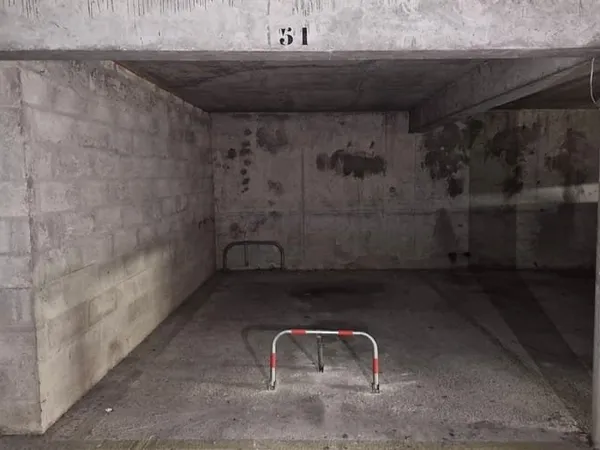 Parking 12 m²