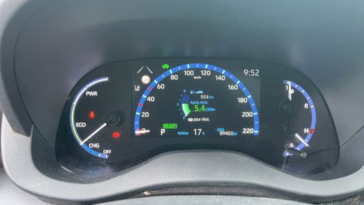 Toyota Yaris Cross 1.5 HSD 116 Hybrid 4WD E-CVT 92 - Collection – 2022 – 89403 km – Hybride essence – Boîte Robotisée — photo 25