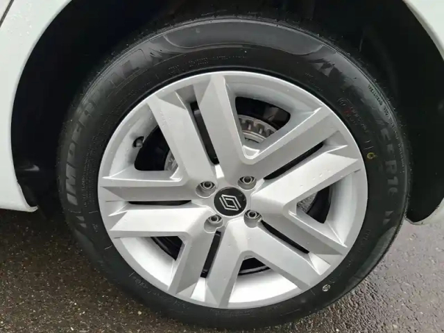 Renault Clio blue dci 100 ch gsr2 — photo 7