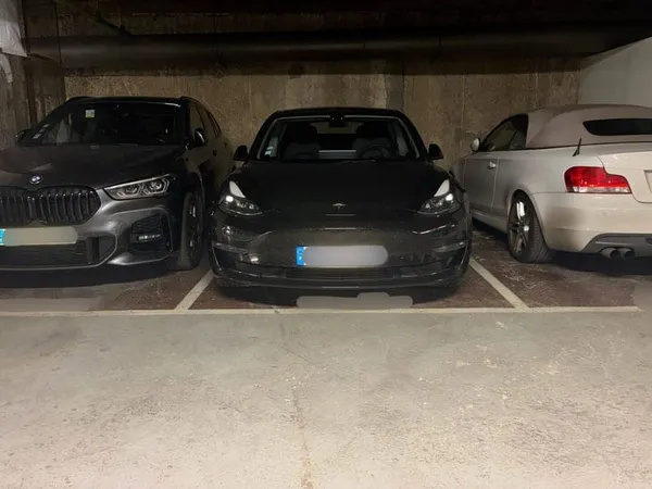 Parking 12 m²