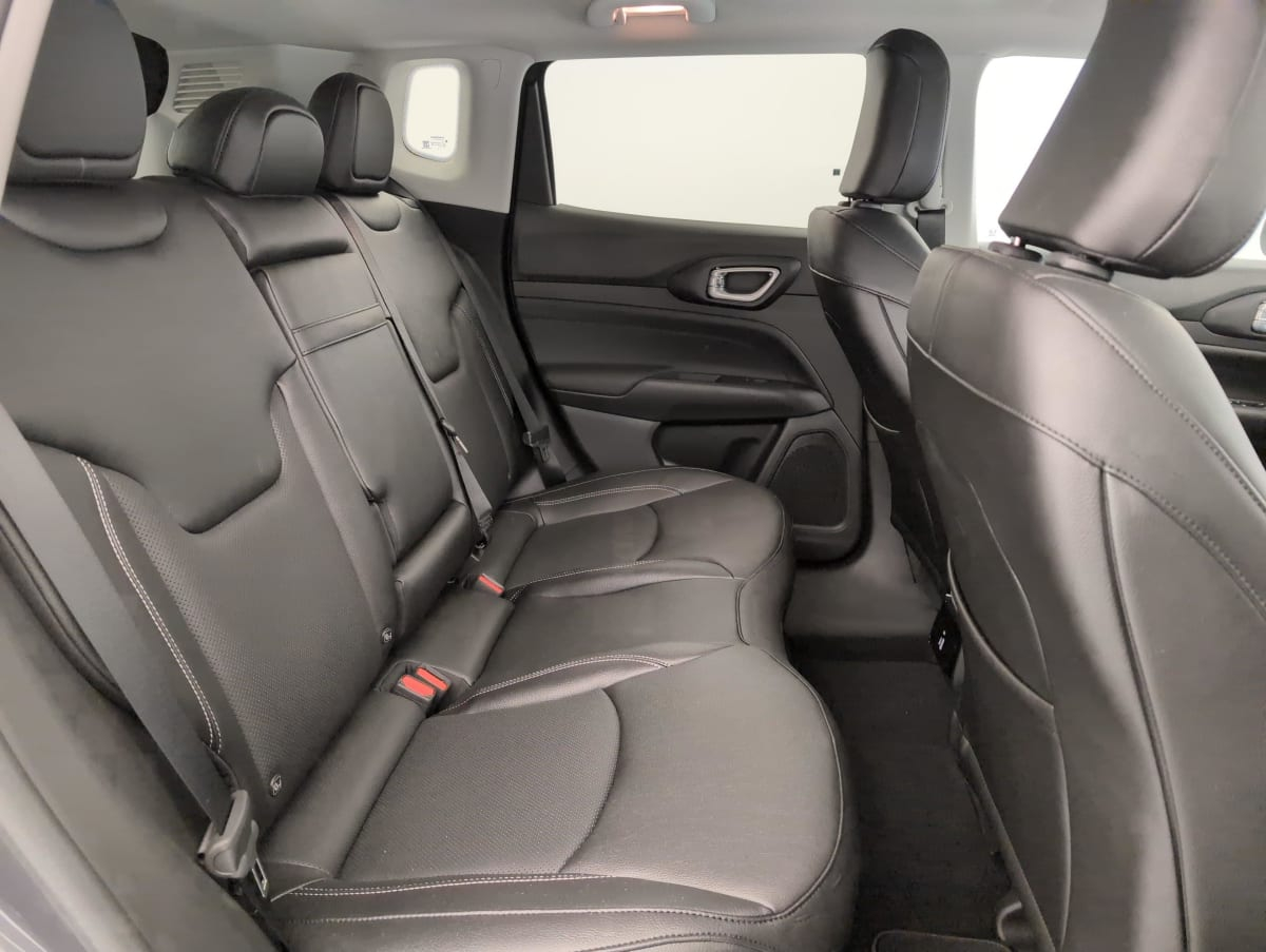 Jeep Compass — photo 10