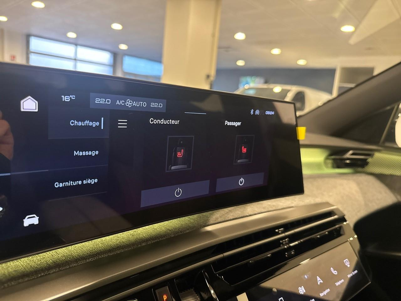 Peugeot 5008 hybride rechargeable plug-in 195ch gt e-dcs7 — photo 16