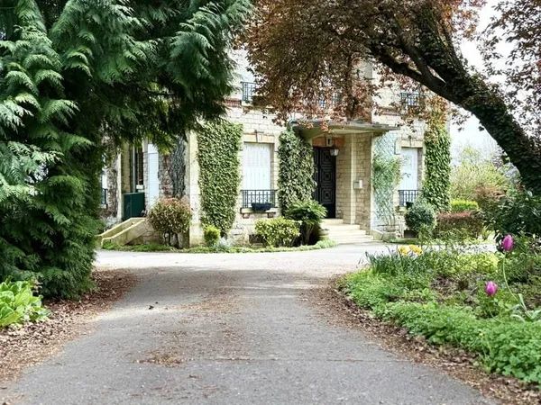 Villa 8 pièces 256 m²