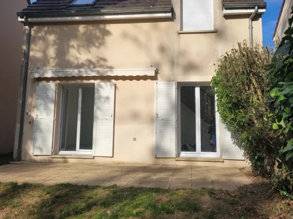 Maison individuelle avec 3 chambres, garage