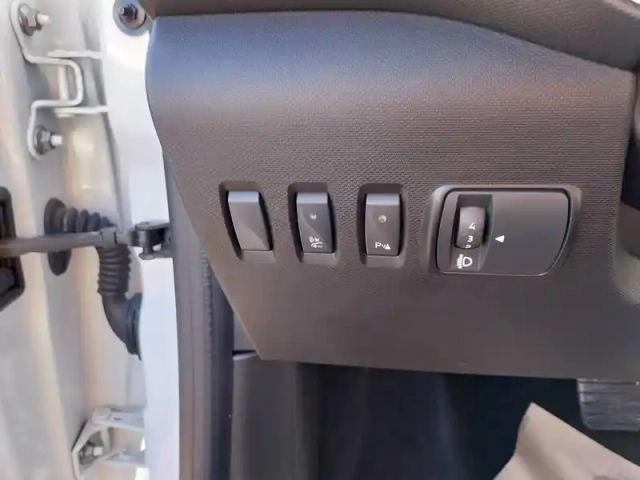 Renault Twingo iii e-tech — photo 25
