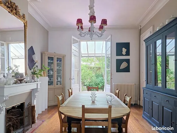 Maison 8 pièces 197 m²