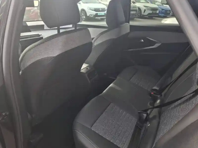 Peugeot 3008 hybrid 136 e-dcs6 — photo 14