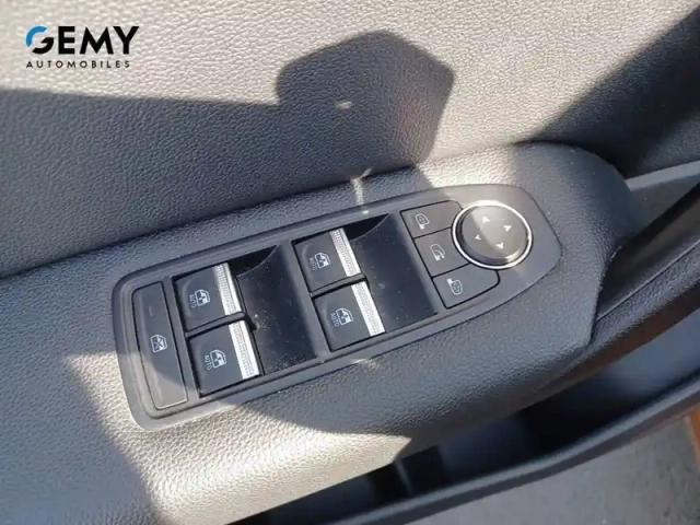 Renault Captur tce 140 - 21 — photo 12