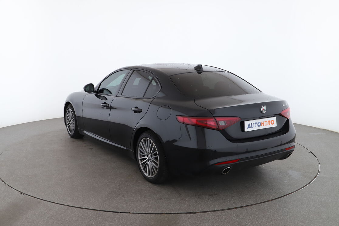 Alfa Romeo Giulia 2.2 Super AT8 — photo 3