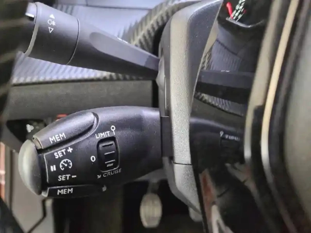 Peugeot 2008 puretech 100 s&amp;s bvm6 — photo 46