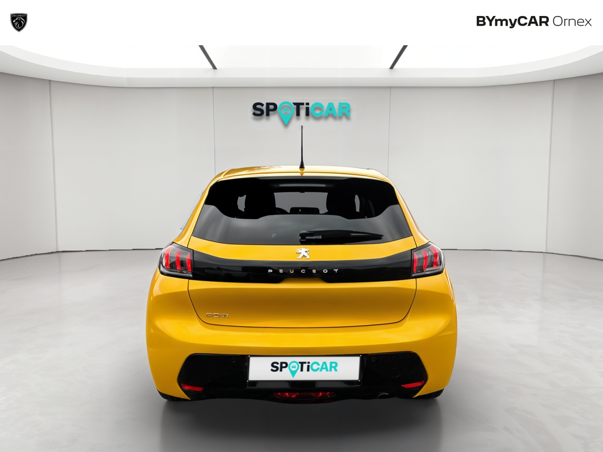 Peugeot 208 PureTech 100 S&amp;S EAT8 — photo 4