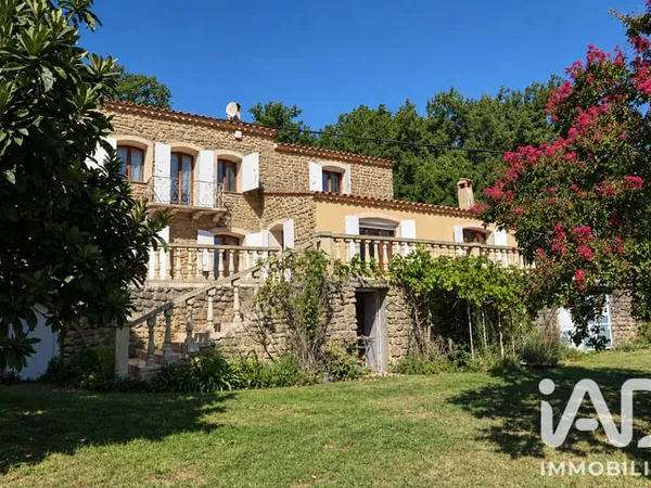 Maison 6 pièces 156 m²