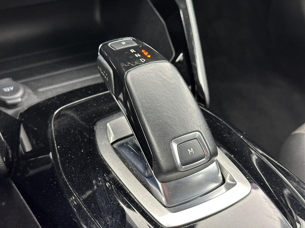 Peugeot 2008 puretech 130 s&s eat8 allure pack — photo 30