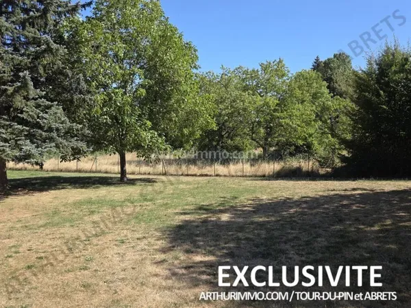 Terrain 859 m²
