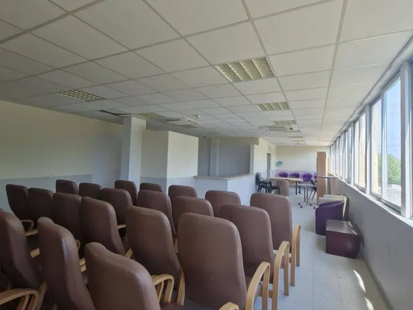 Immeuble tertiaire de 1500m2