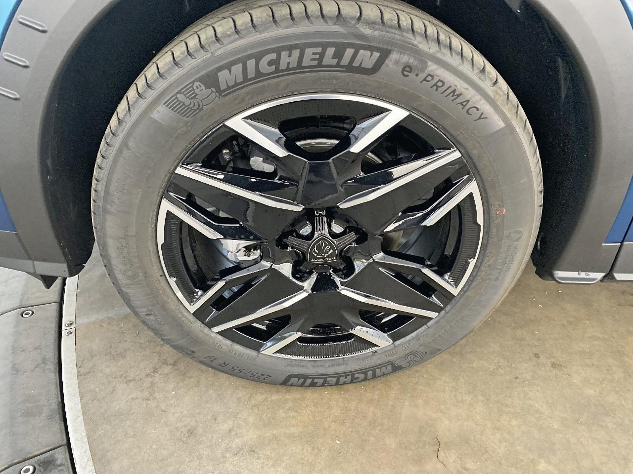 Peugeot 3008 hybrid 145 e-dcs6 gt — photo 11