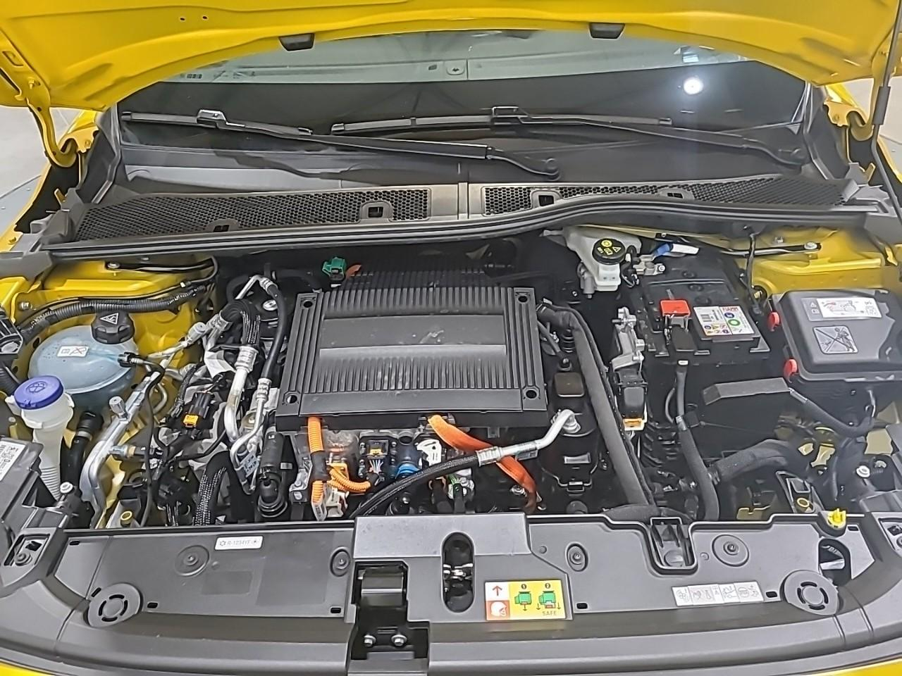Peugeot 208 electrique 50 kwh 136ch style — photo 15
