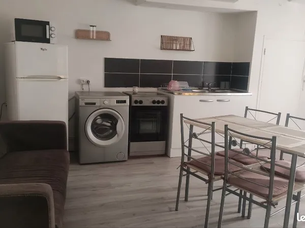 Location appartement St Mitre les Remparts