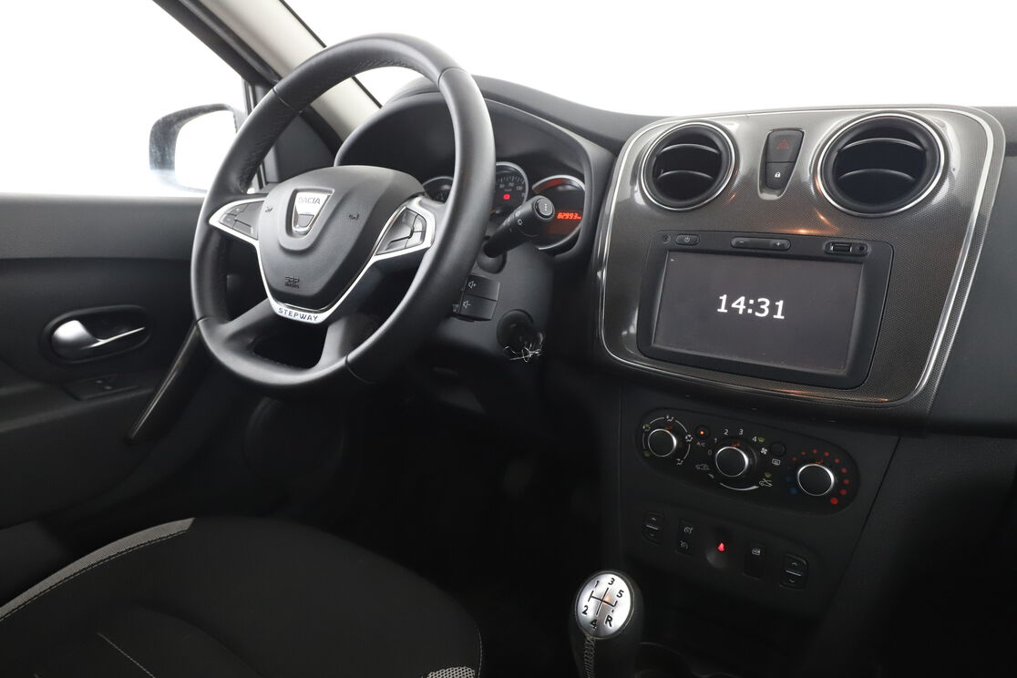 Dacia Sandero Stepway 0.9 TCe Prestige — photo 12