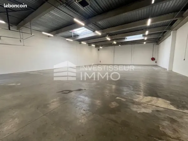 Local d'activité 575 m²