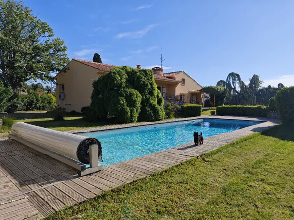 Propriété 10 pièces 337 m²