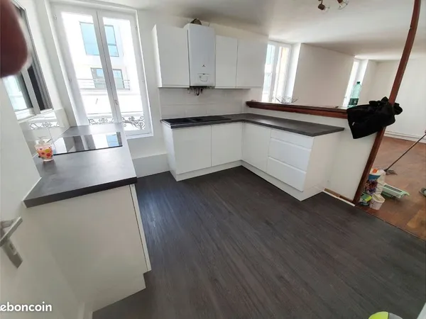 Location d'un appartement dans maison de ville Lyon Montchat
