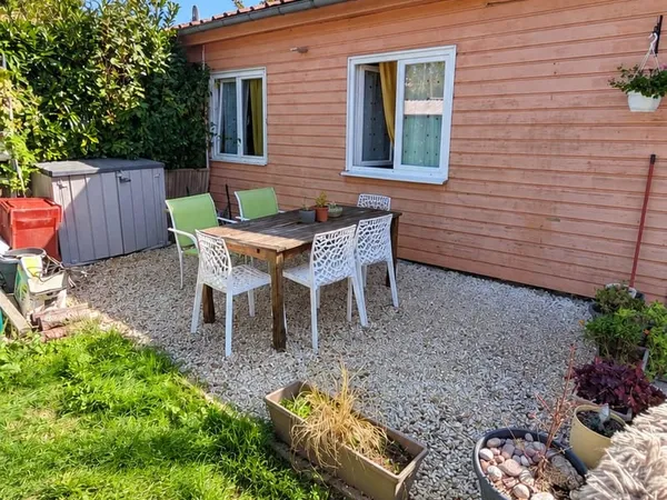 CAMON MAISON DE PLAIN PIED AVEC JARDIN ET DEUX PLACES DE PAR