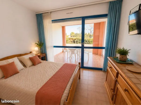 Studio traversant - 2 terrasses & 2 parkings