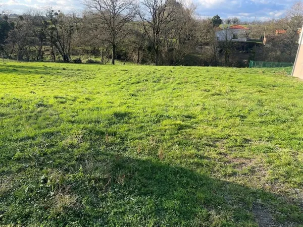 Terrain de 722m2 a Thorigny