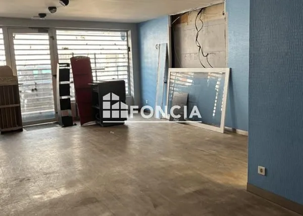 A Vendre - Concarneau - Centre-Ville - A Vendre Local Commercial de 78 m2 - Bon rendement locatif - 