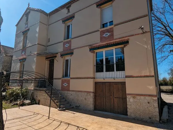 Maison dans domaine 4 chambres 4 sde 4wc piscine