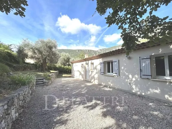 BEAU 4 PIÈCES AU 1er ETAGE D'UNE MAISON RECENTE - TOURRETTES SUR LOUP