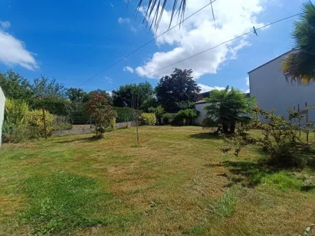Terrain constructible 412 m2 - Libre de constructeur - Verto