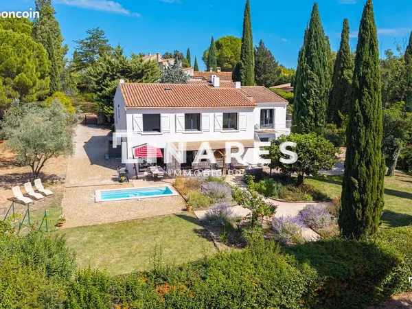 Propriété 7 pièces 248 m²