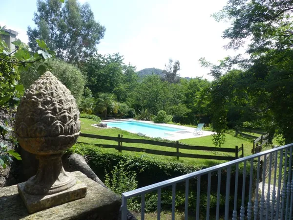 Maison au bord de l'eau sud ardeche