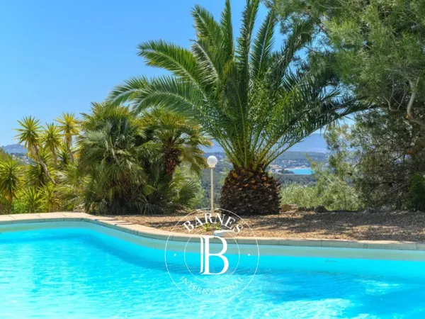 Vente - Bandol - cadre campagne - vue mer