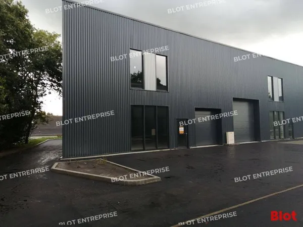 Entrepôt 160 m²