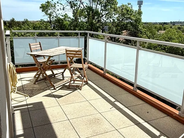 Appartement lumineux T4/T5 avec terrasse, garage et parking