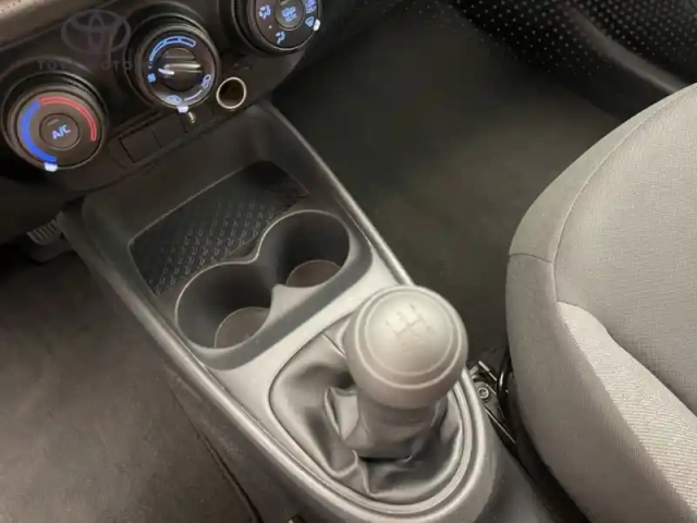Toyota Aygo 1.0 s-cvt 72 dynamic — photo 15