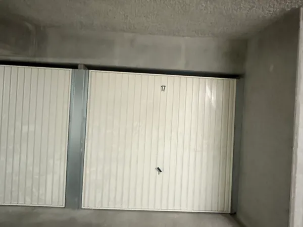 Loue garage 15m²