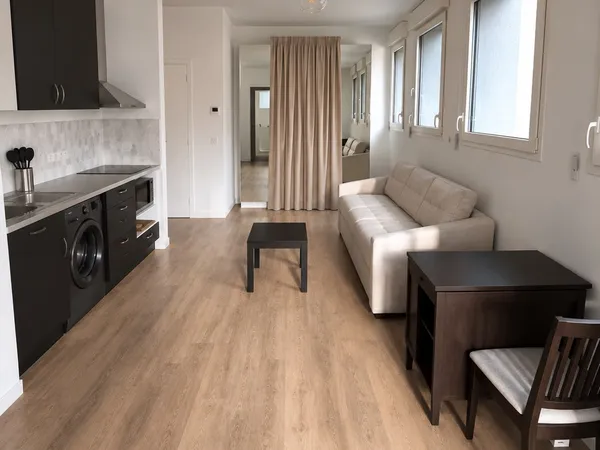28m2 meublé refait à neuf - Salins 15min Jaude & Facs - Parking terrasse résidence sécurisée