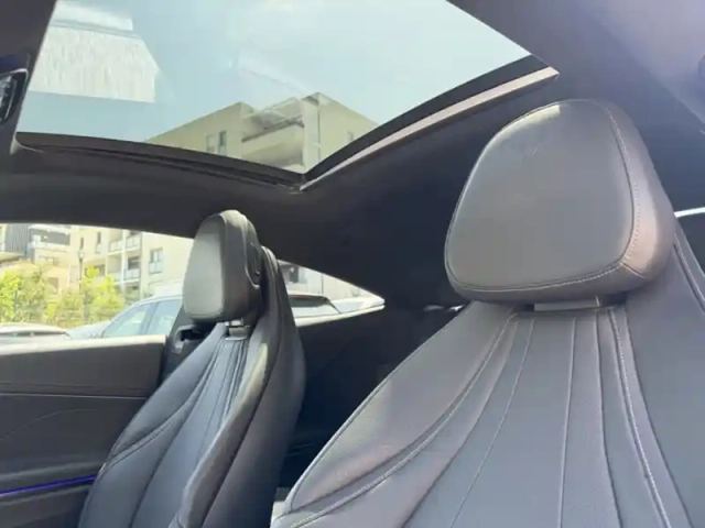 Mercedes Cle 300e hybrid eq amg line co — photo 11
