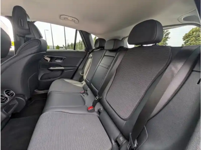 Mercedes Glc 300 e — photo 19