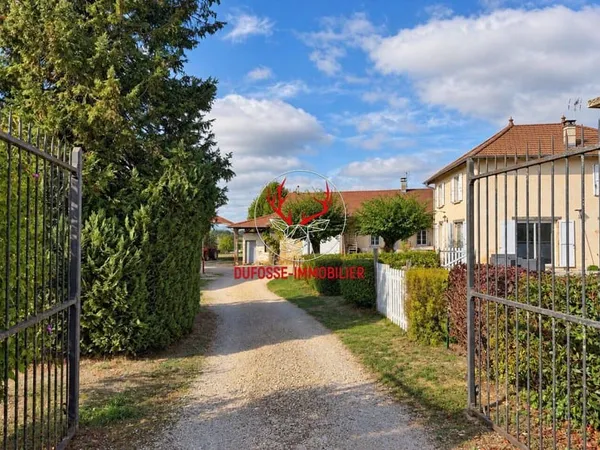 Maison 8 pièces 280 m²