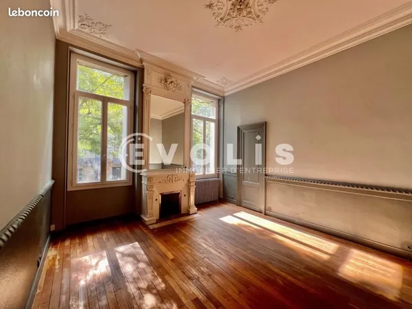 Bureau 109 m²