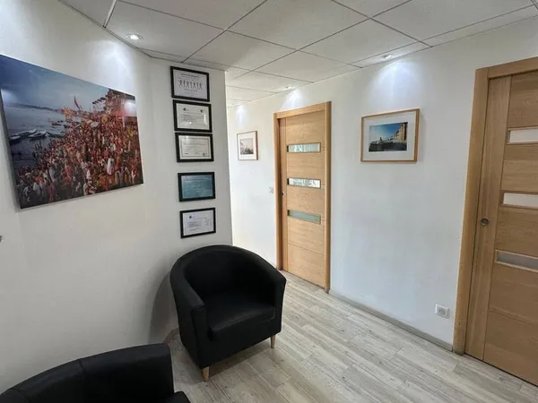 Local professionnel 3 pièces 45 m²